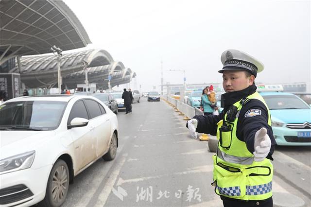 去武汉站接人的注意了,交警将重点打击违规停