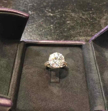 向佐求婚郭碧婷钻戒曝光