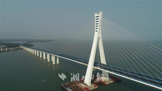 在鄂央企建杰作 海文跨海大桥抗震抗风级别全