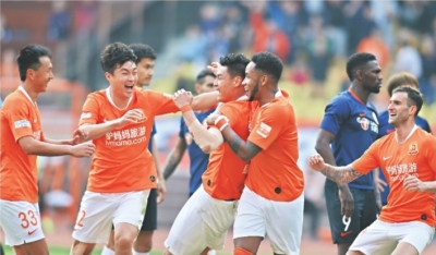 1:0力克人和 江城战吼响彻球场 卓尔首胜宣告