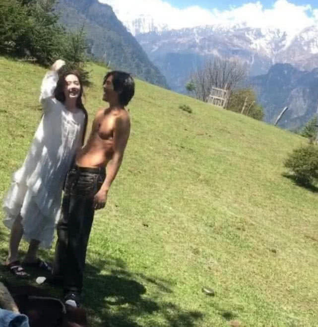 一线|郭碧婷方否认怀孕称角度问题 向佐却哈哈