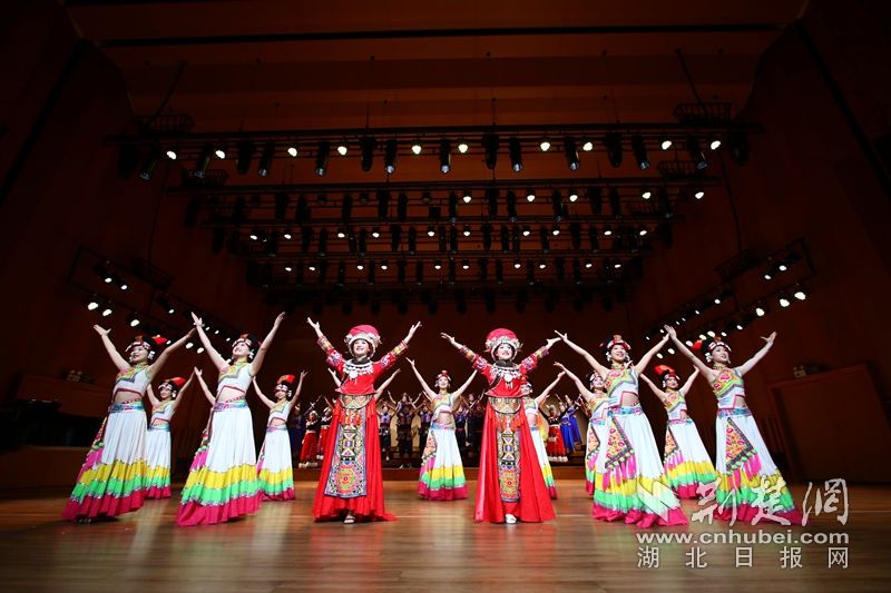 多彩中华·民族文化进校园走进中南民族大学