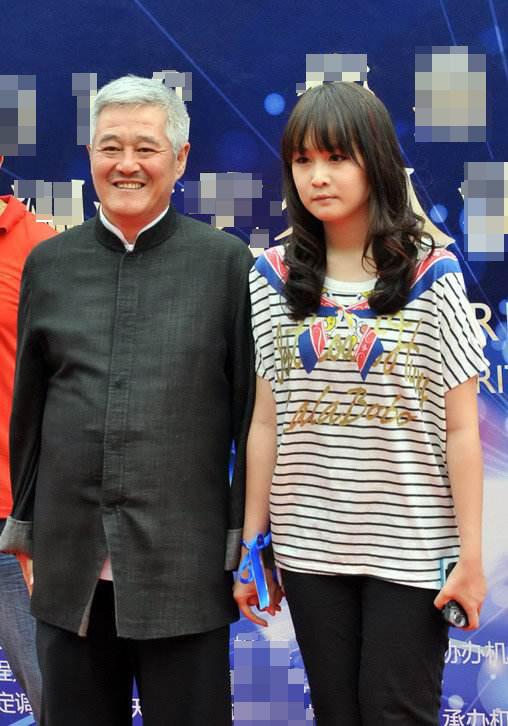 赵本山女儿球球减肥50斤变网红脸 发文暗示已整容