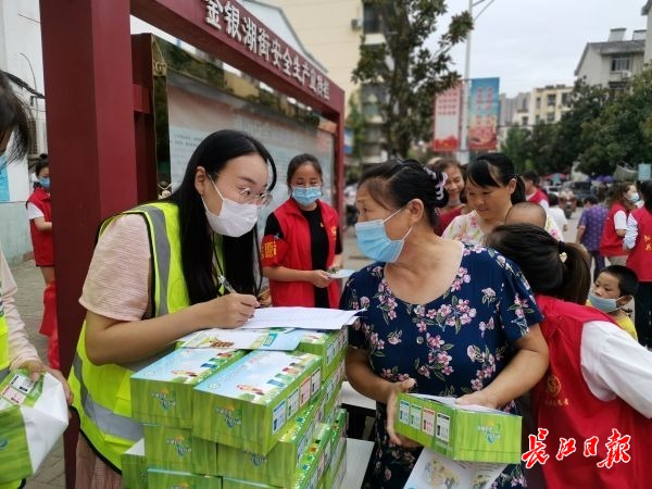 չ��Ӣ�۳��ж�������Ӣ������������ɣ���������Ͻ������ˮƽȫ����������