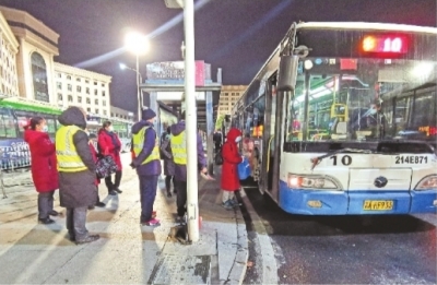 春运工作将启 武汉公交增加车次缩短发车间隔