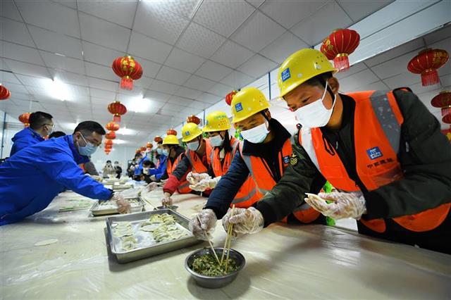 工地上的年夜饭