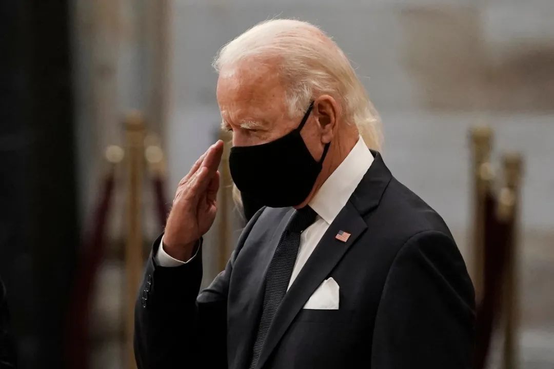 为什么医院的氧气好“人间炼狱”！氧气耗尽、火葬场遗体堆积、当街焚尸……_https://www.jmylbn.com_新闻资讯_第9张