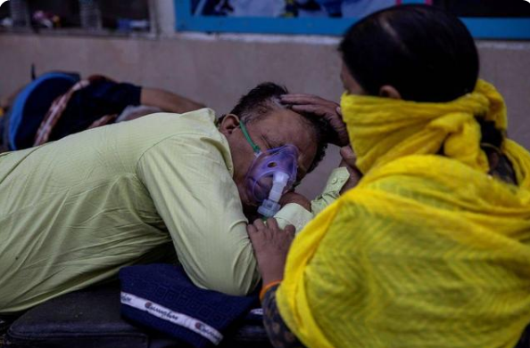 为什么医院的氧气好“人间炼狱”！氧气耗尽、火葬场遗体堆积、当街焚尸……_https://www.jmylbn.com_新闻资讯_第3张