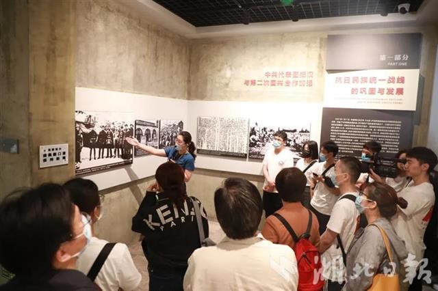 脚踏实地,努力在实现中华民族伟大复兴的中国梦的生动实践中放飞青春
