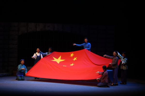 武汉市黄陂区楚剧团排演的大型现代楚剧《江姐》剧照. 石海 摄