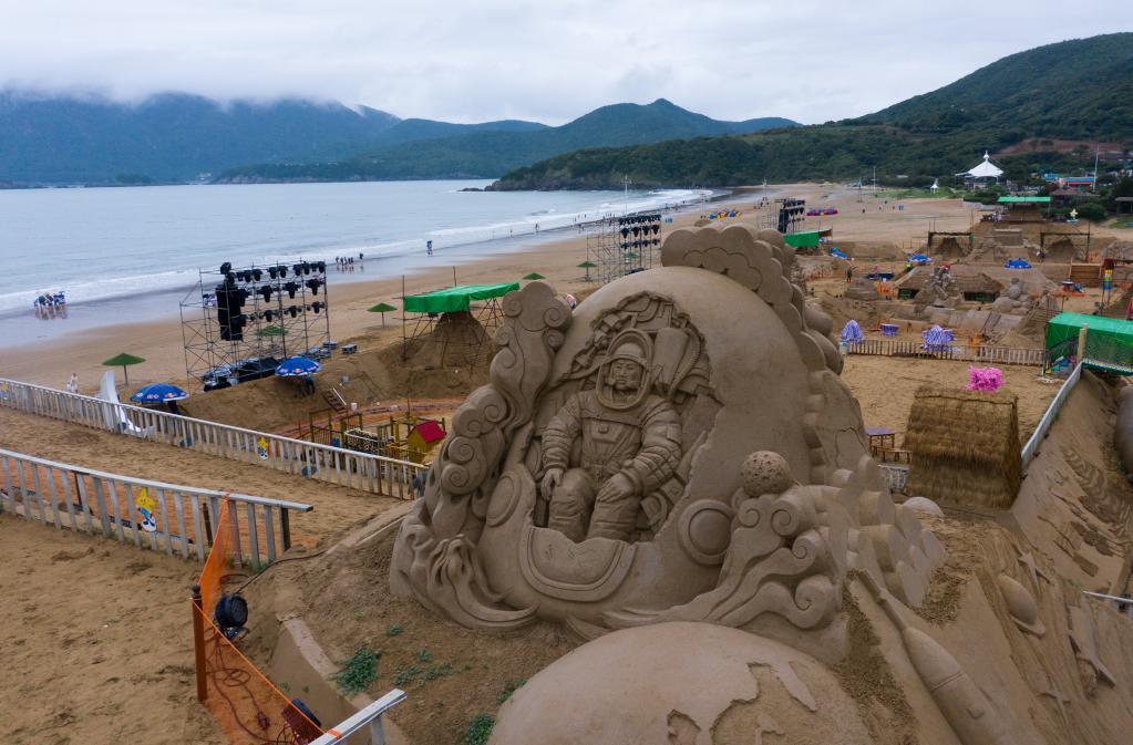 浙江舟山:沙雕艺术展现光辉历程
