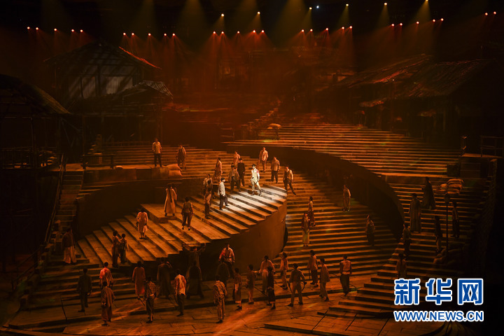 6月28日,演员在《重庆 1949》中表演.新华社记者王全超摄