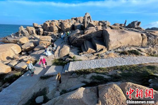 福建平潭68海里景区吸引游客