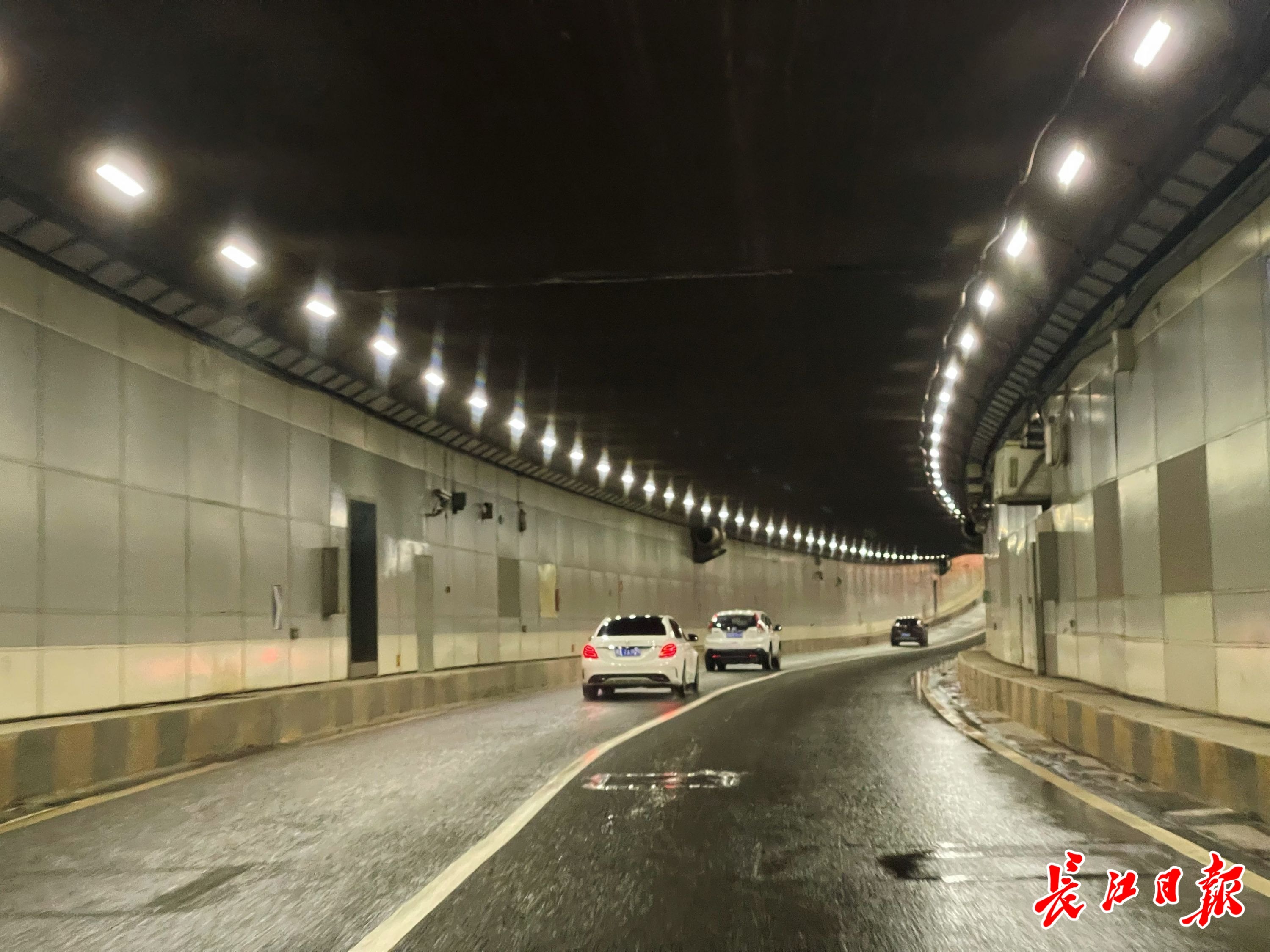 一夜大雨过后,出门一看这些涵洞,隧道均无积水