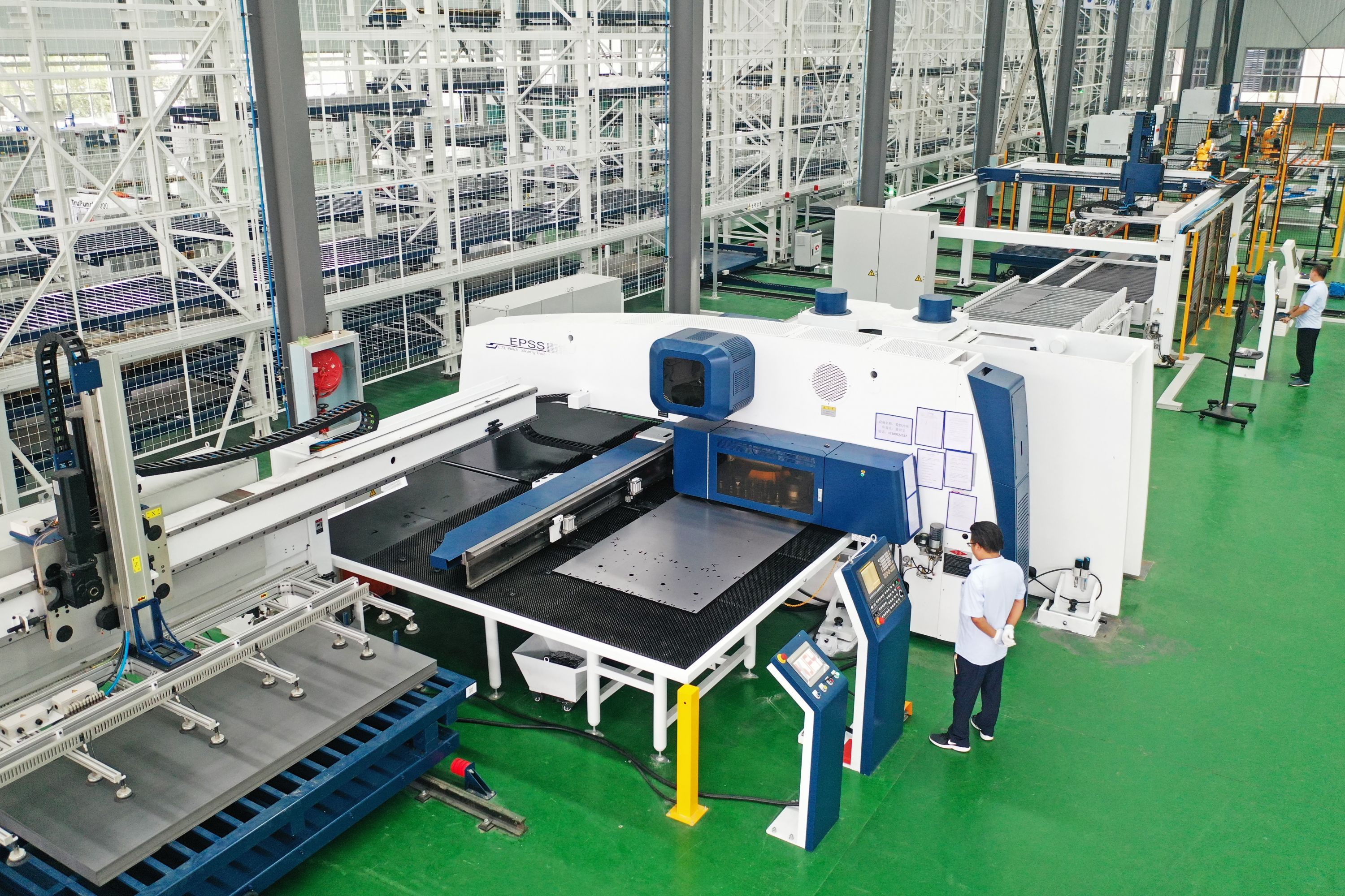长江电气智造中心投产不到两月见成效,生产线人员和生产周期均减半