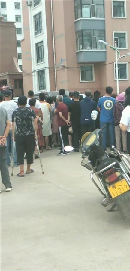 黑龙江双鸭山发生重大刑案,一男子行凶后自杀,殡仪馆称已接到两具遗体