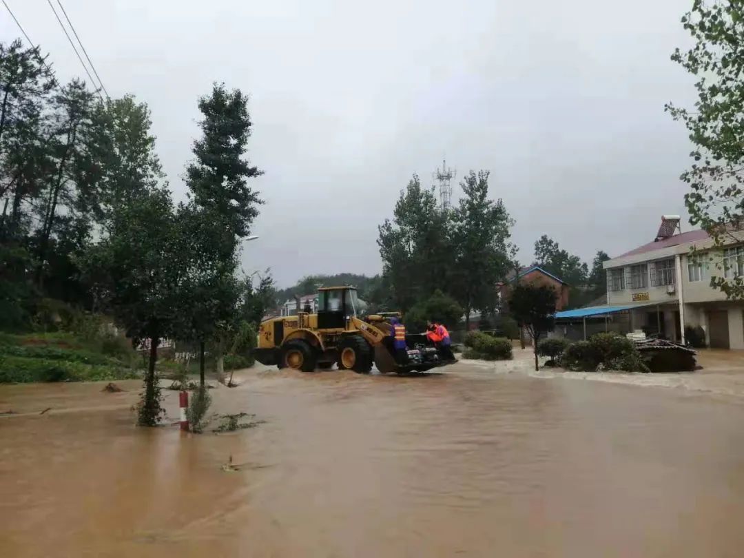 隨州部分鄉(xiāng)鎮(zhèn)遭遇特大暴雨，搶險(xiǎn)救援正在進(jìn)行(圖9)