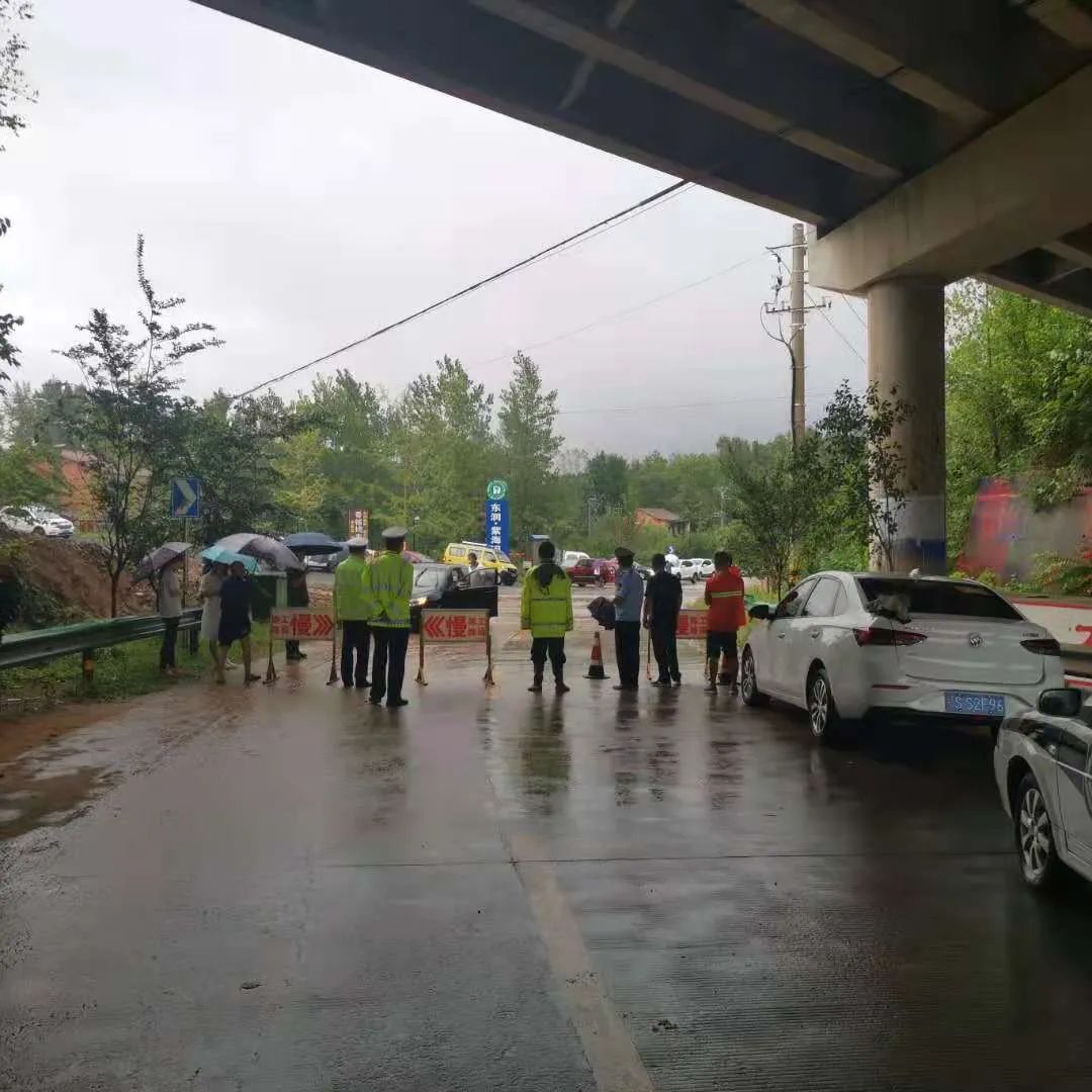 随州部分乡镇遭遇特大暴雨，抢险救援正在进行(图7)