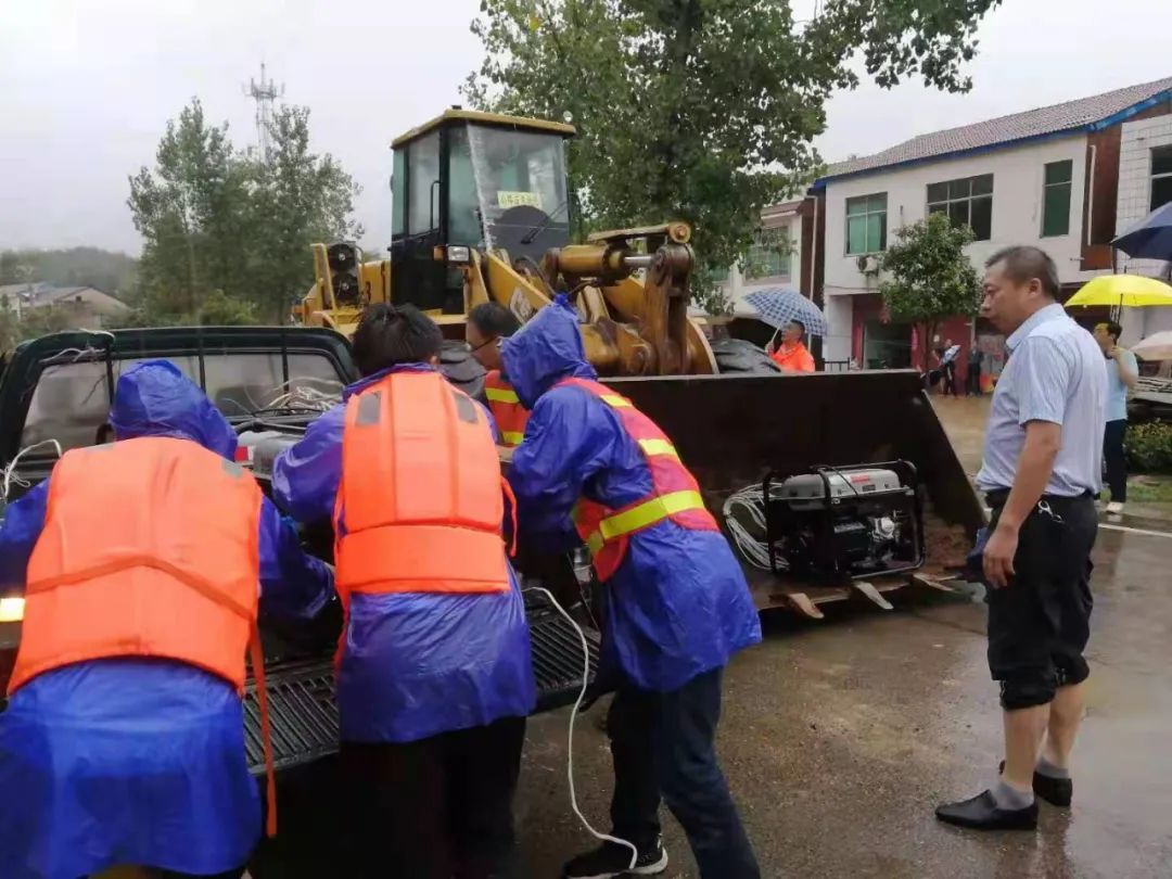 随州部分乡镇遭遇特大暴雨，抢险救援正在进行(图5)