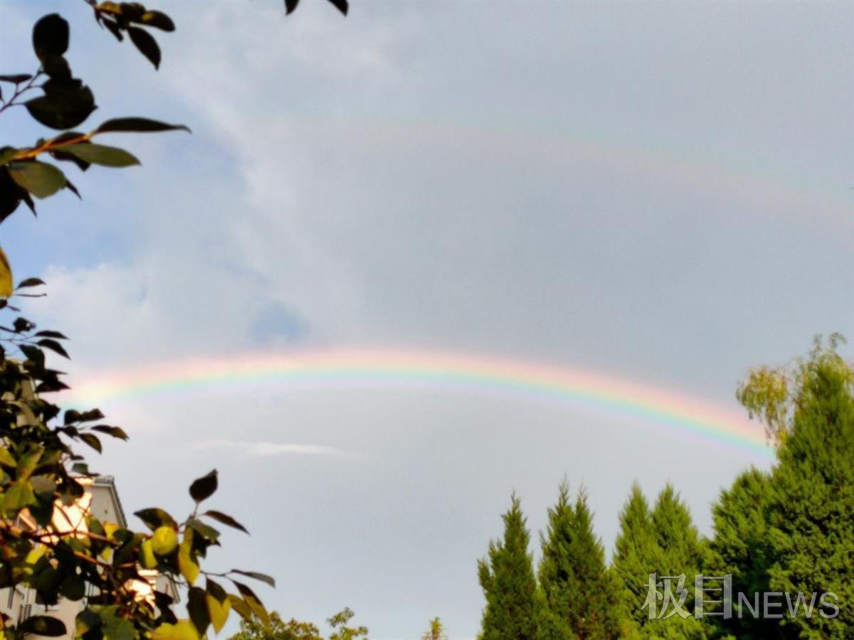 雨后彩虹刷屏!湖北暴雨雷电预警正密集拉响,小心!