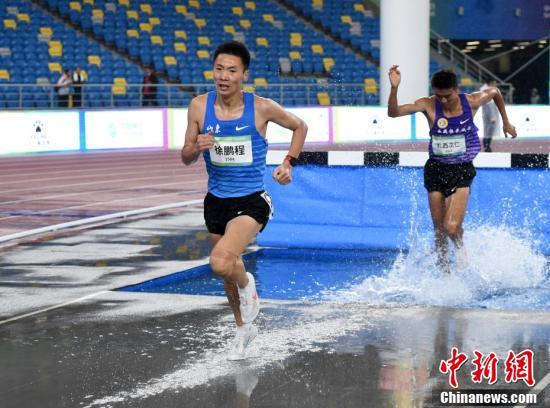 男子3000米障碍决赛:山东徐鹏程获得冠军