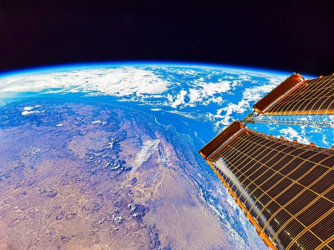 震撼!神舟十二号航天员太空拍摄壮美地球