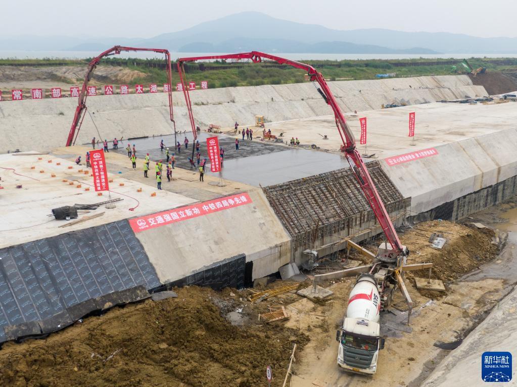 标志着太湖隧道南泉段主体工程施工全部完成