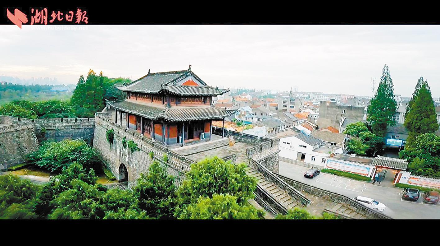 乘风飞翔 穿越荆州古城