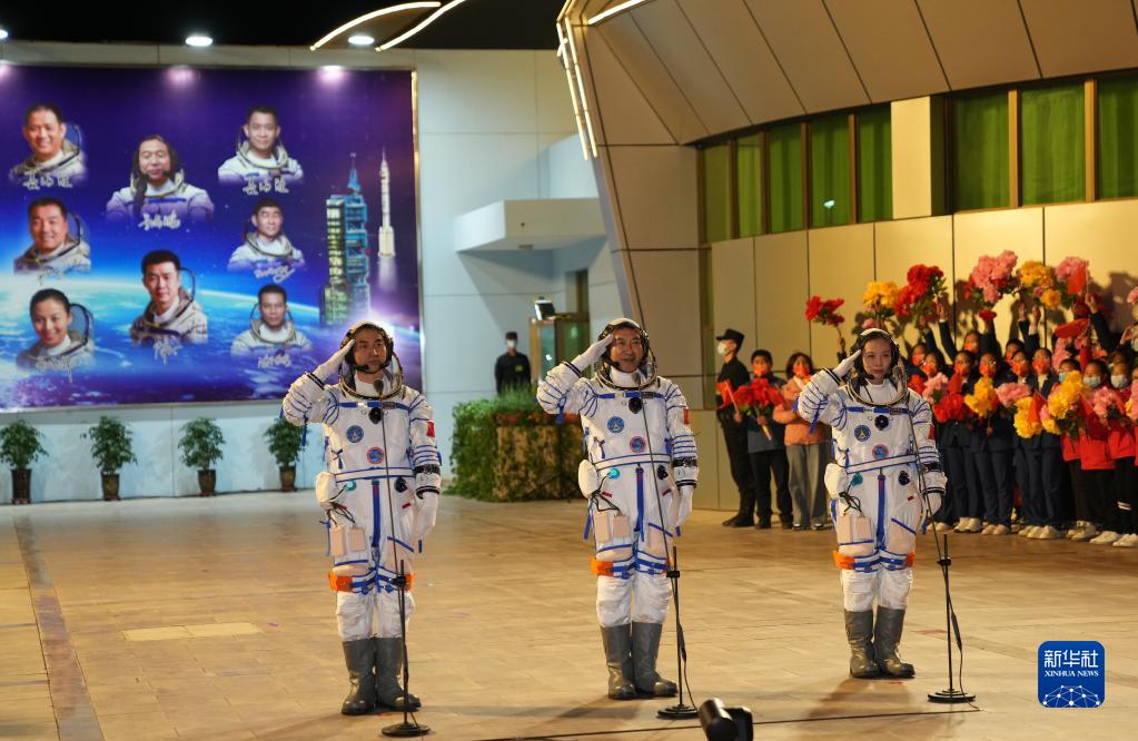 八月十三号的新闻 6dd1283a1f2186a52c05c658513d8081.jpeg