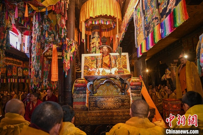 十一世班禅考取扎什伦布寺最高佛学学位