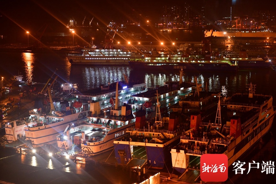 原创组图丨复航后的海口秀英港灯火通明
