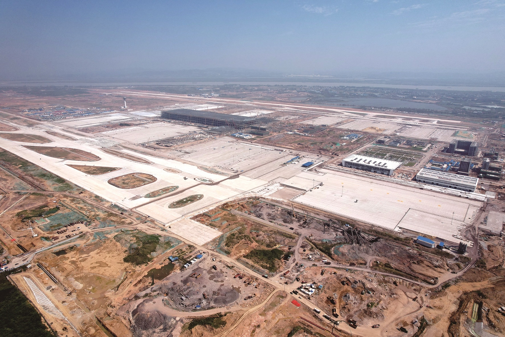 下方安装5万多个传感器鄂州机场已铺设全覆盖智能跑道