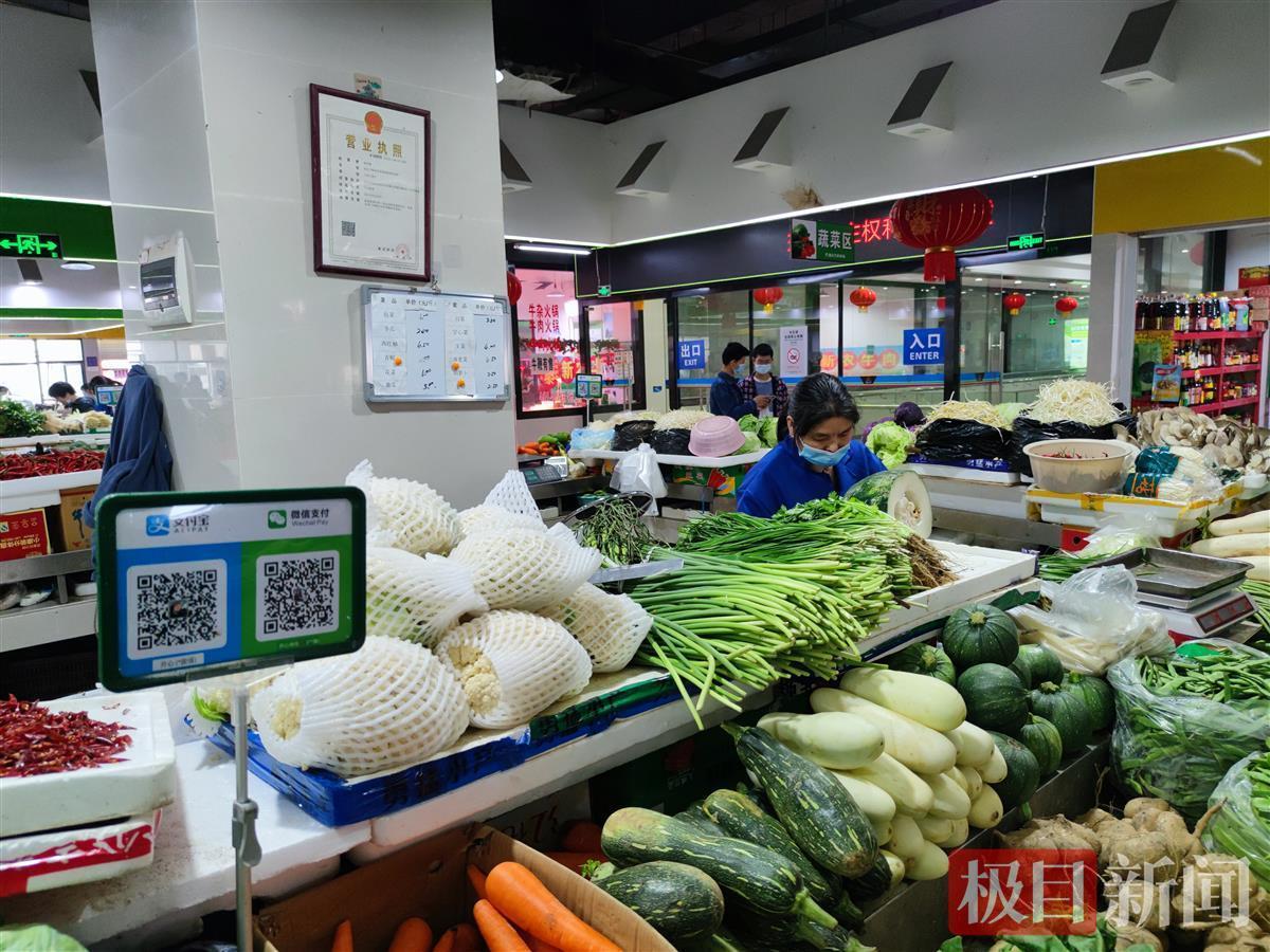 武汉市蔡甸区海天生鲜市场:经营户都能遵守16条文明公约