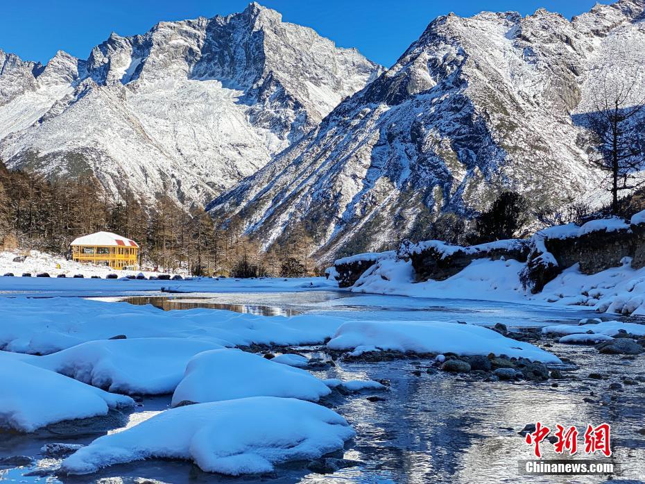 四川毕棚沟雪景美如仙境