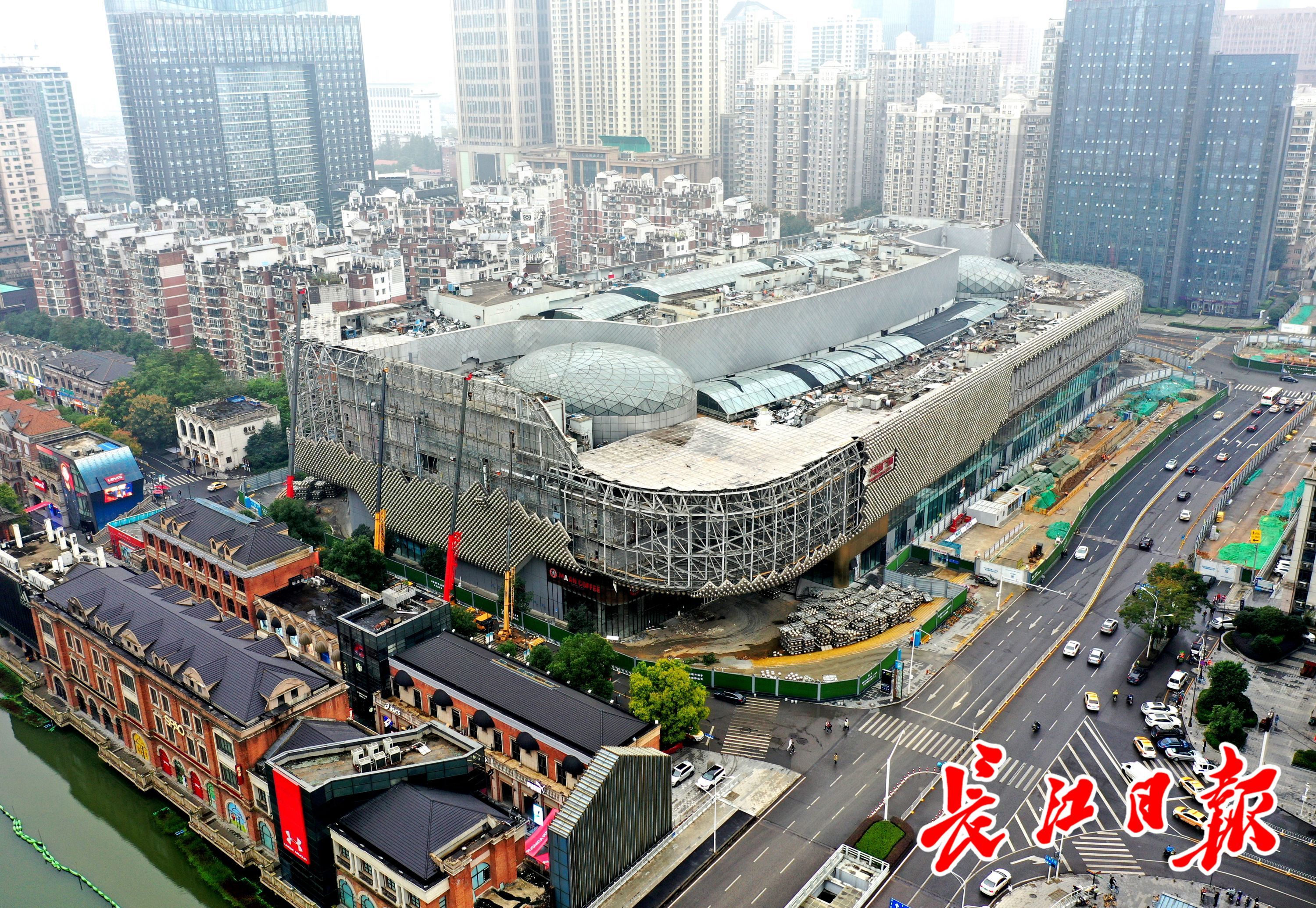 "武汉skp项目"于今年9月30日开工,计划工期至2023年3月19日.