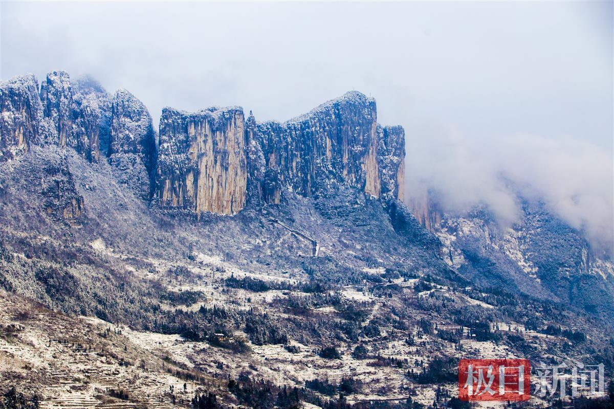 赏雪景喝摔碗酒吃刨汤在恩施大峡谷欢喜过大年