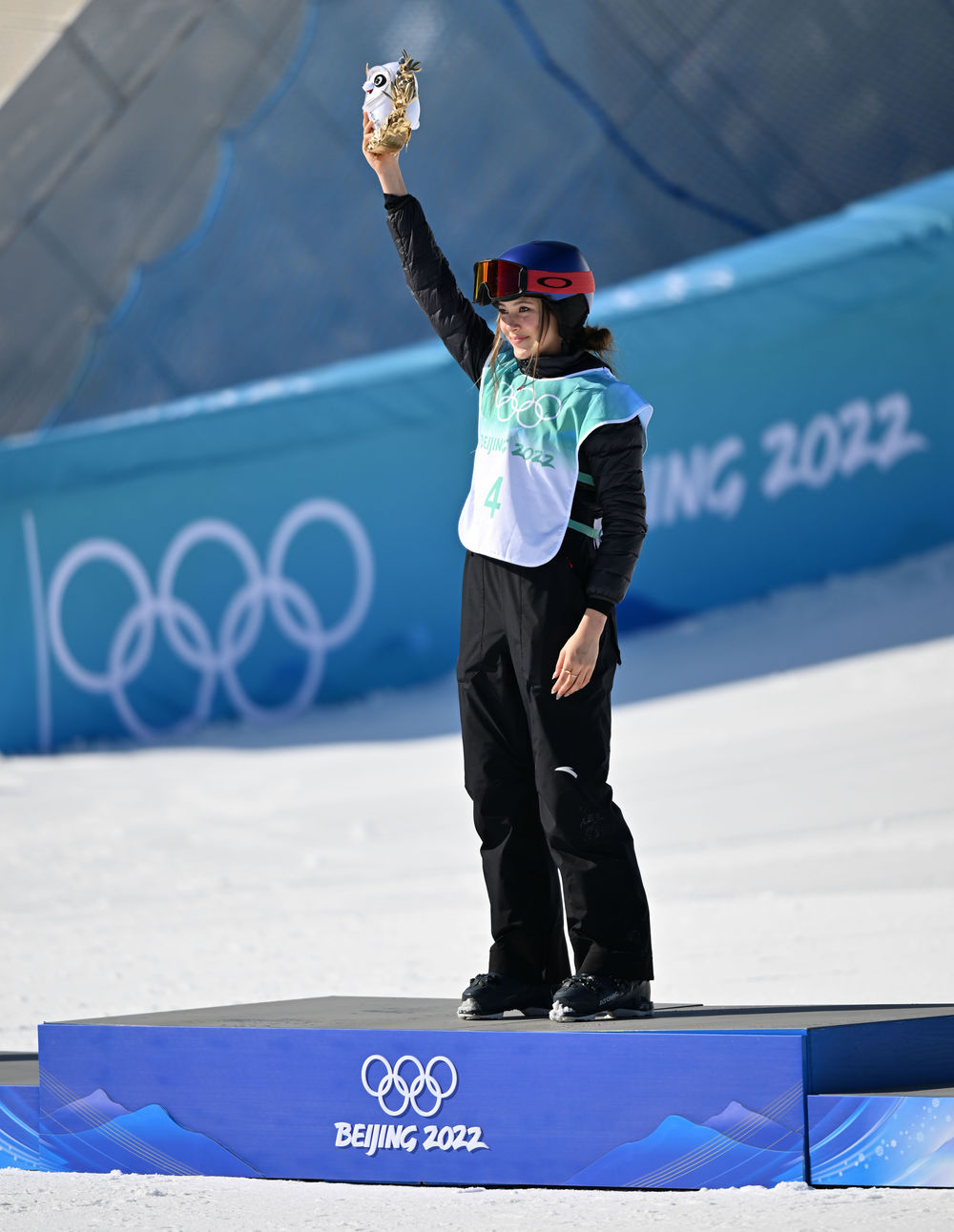 北京冬奥会自由式滑雪大跳台颁纪念品仪式现场高清大图