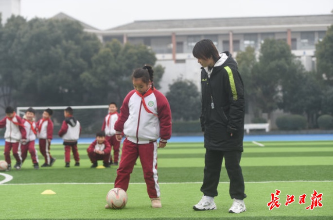 谷爱凌会花式足球吗,谷爱凌会花式足球吗知乎