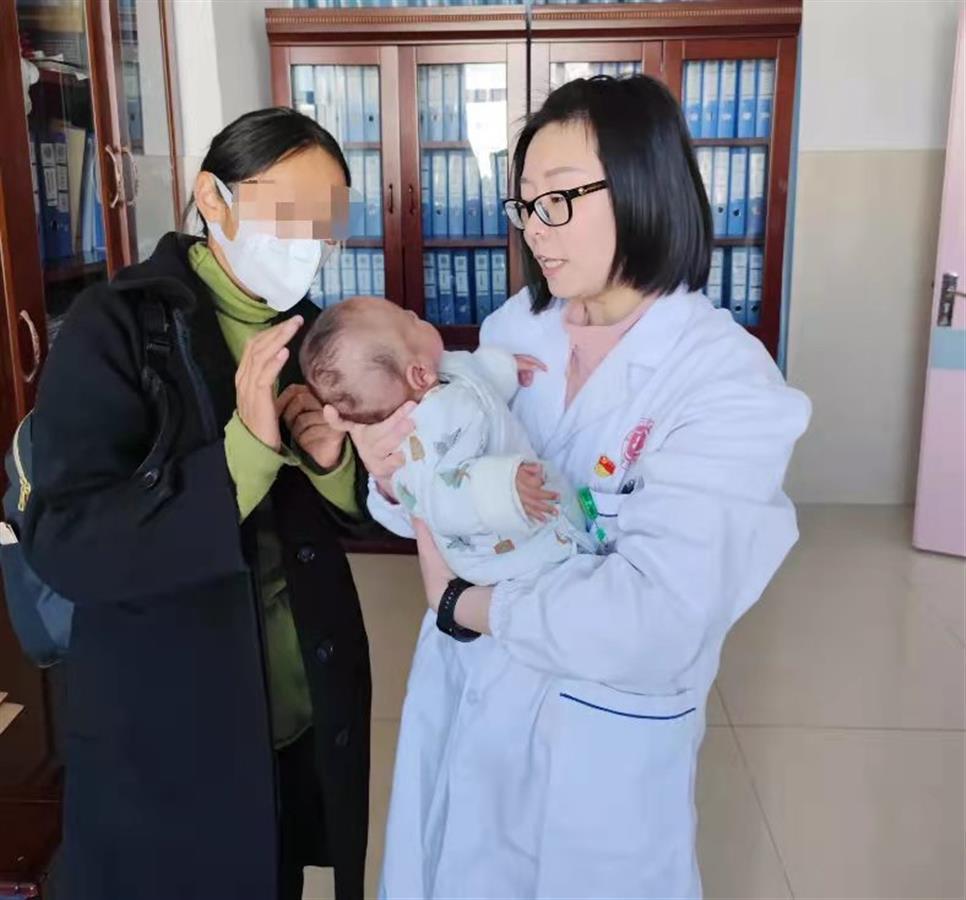 藏族早产儿满百天啦！湖北援藏医疗专家成功救治极低出生体重儿