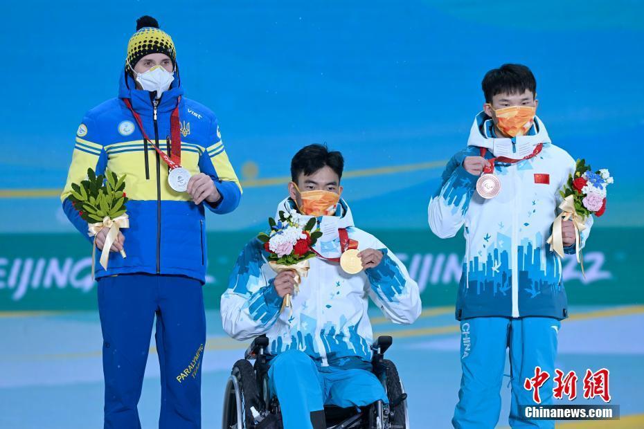 中国选手刘子旭获残奥冬季两项男子短距离坐姿金牌