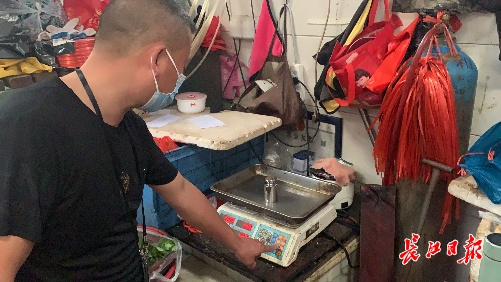 怎么看电子秤是否准确 cbec75b3bbf8dd3769e243afe92d9880.jpeg