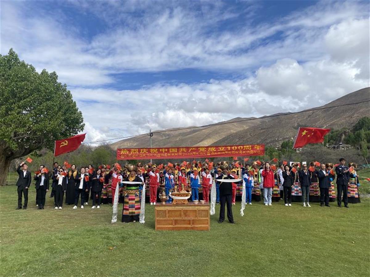 “格桑花”赴藏支教团：在民族团结中维护国家安全