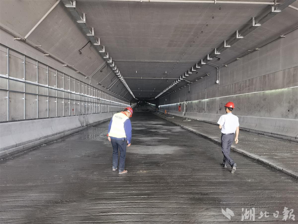 1500名建设者昼夜不歇汉江首条沉管隧道冲刺7月贯通