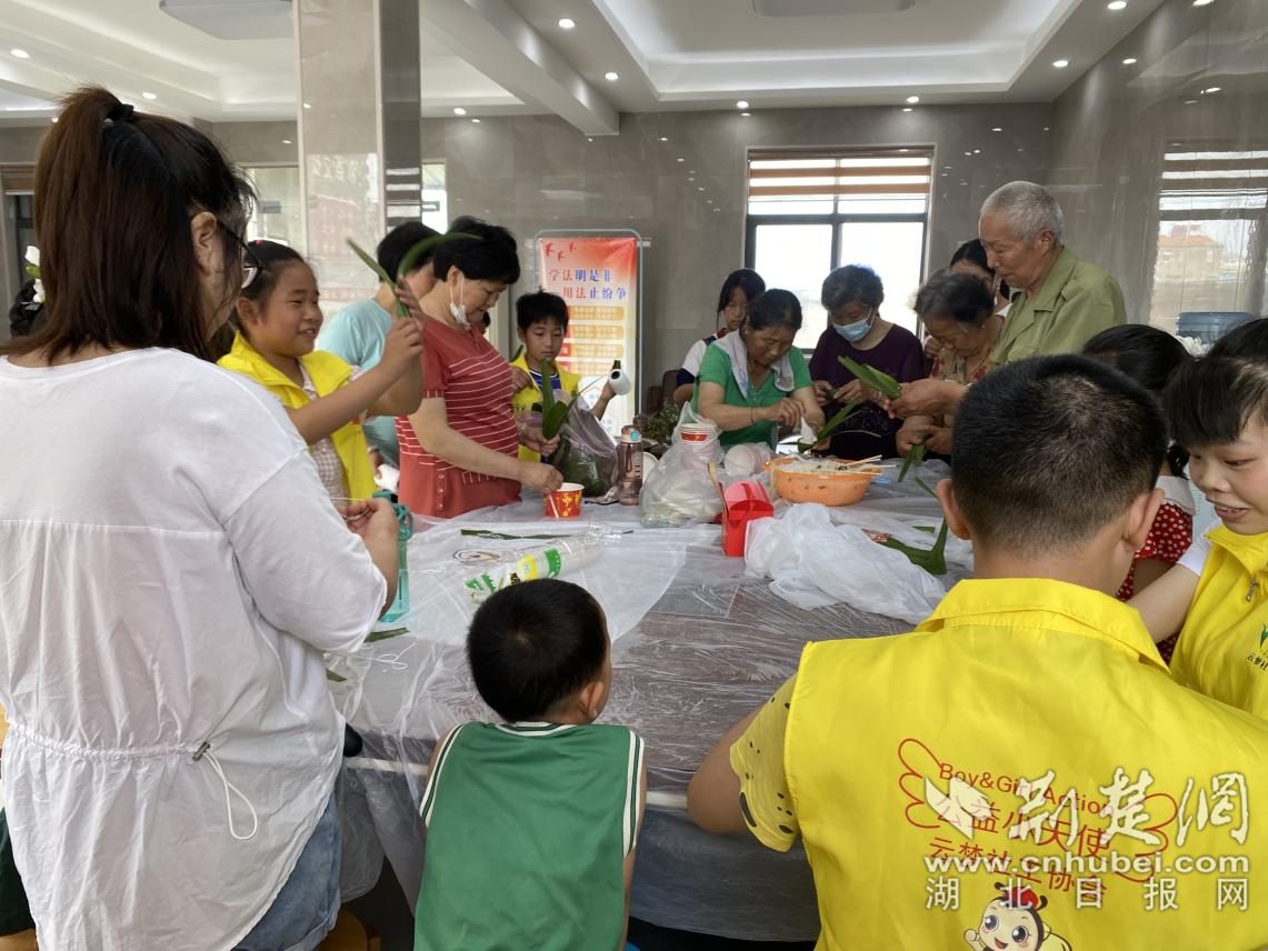 曾店镇社工站  龙龙摄.png.png