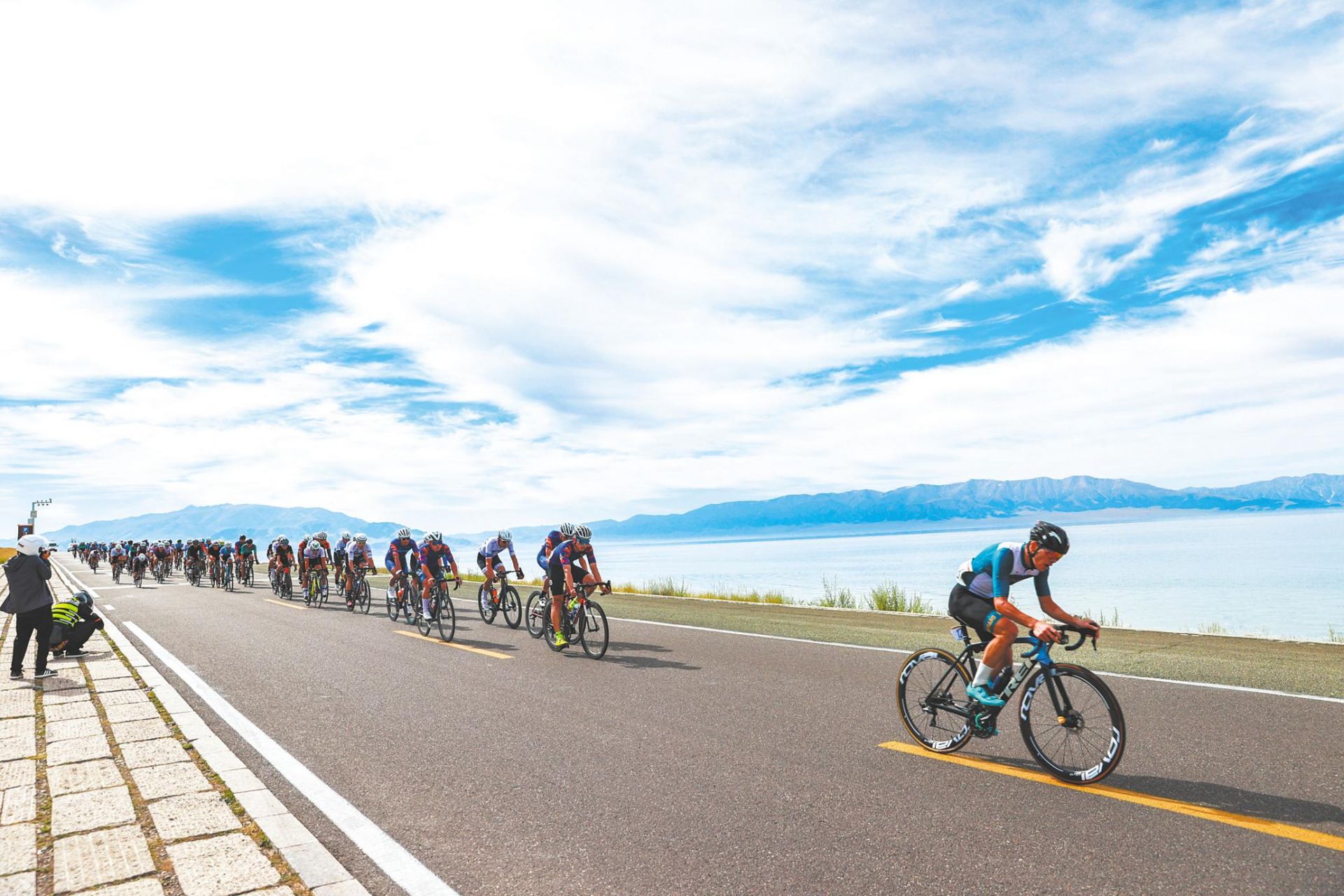 第十四届环赛里木湖公路自行车赛收官——湖北省代表队获第4名，创历史最佳排名