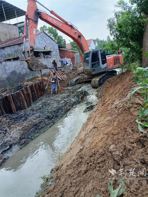 治理生产生活排水沟渠。万新文 摄.png.png