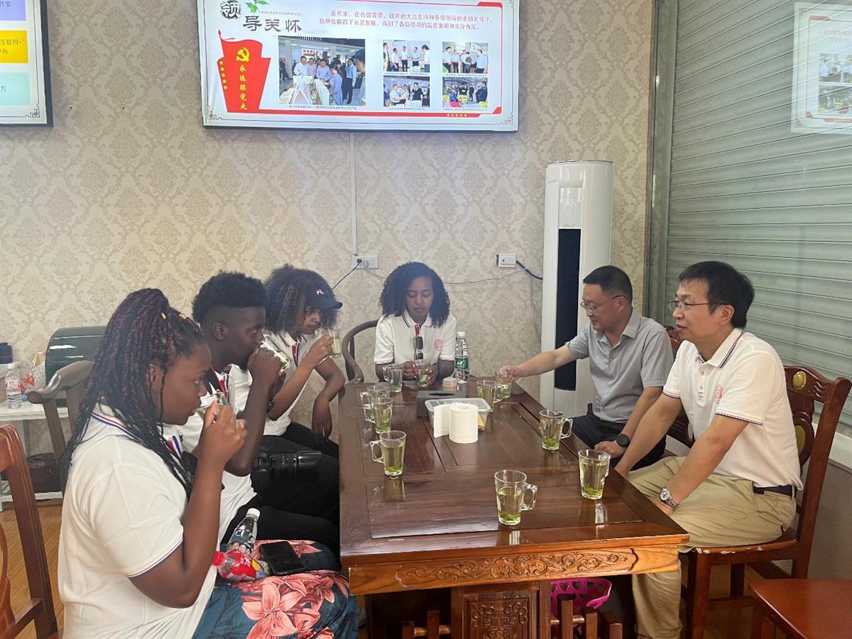 武汉这所高校国际师生暑期下乡见证湖北美丽乡村