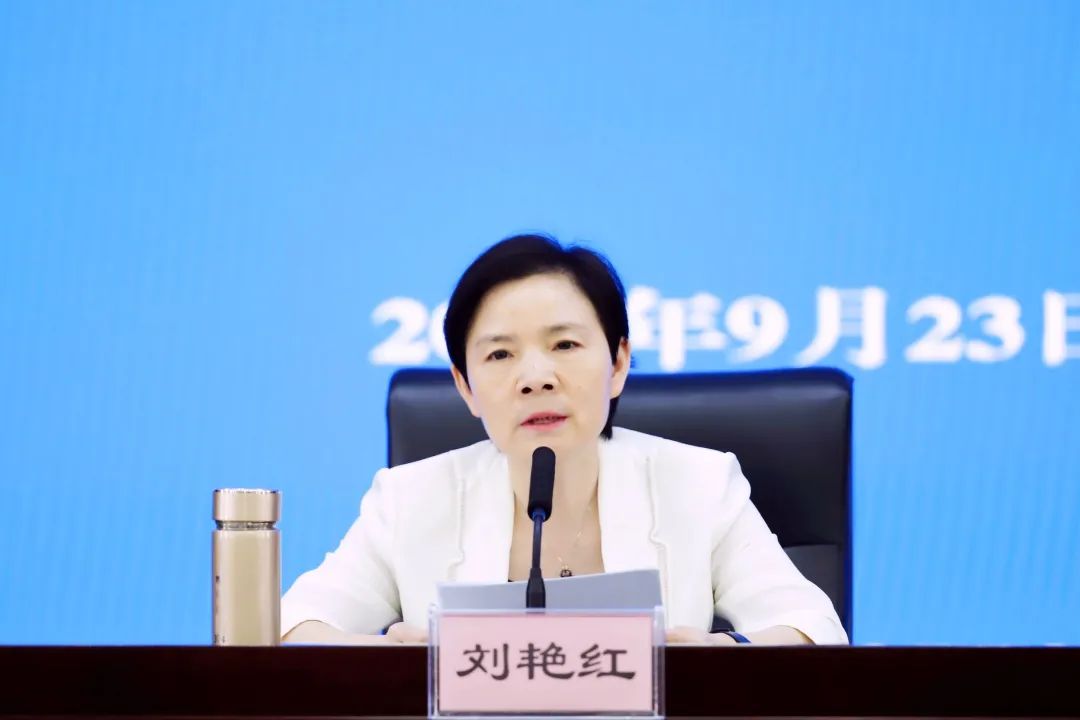 湖北省人社厅召开学习市厅级主要领导干部专题培训班辅导内容动员会