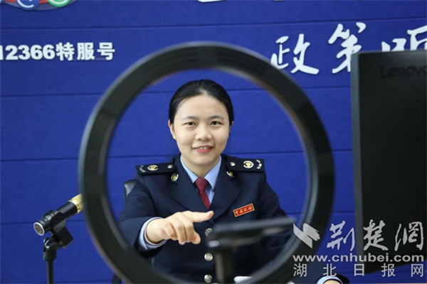 洪山税务“洪山红主播”团队入选武汉市理论宣讲先进集体（摄影：汪勤）.jpg