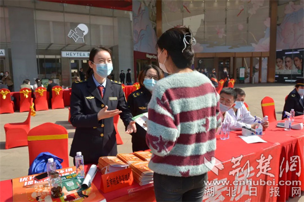 洪山区9个街道同步开展3·15主题活动.jpg